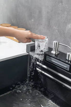 Charger l'image dans la galerie, Évier de cuisine moderne fait à la main avec robinet intelligent Mélangeur numérique LED Robinet de cuisine cascade Évier Cuisine acier inoxydable